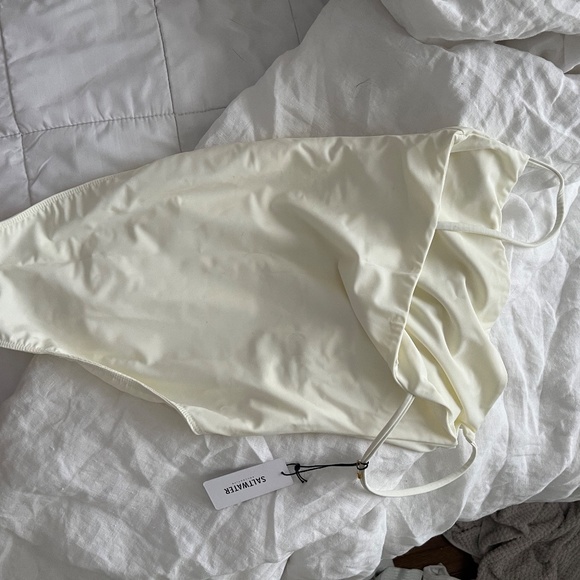 The Saltwater Collective Paulina One Piece in Ivory Size M NWT - Picture 2 of 4